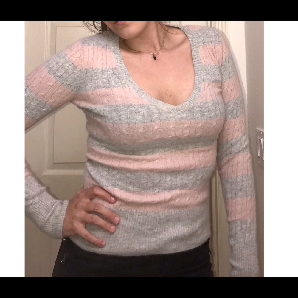 APHORISM 💙 V-NECK PINK & GRAY SWEATER🦋